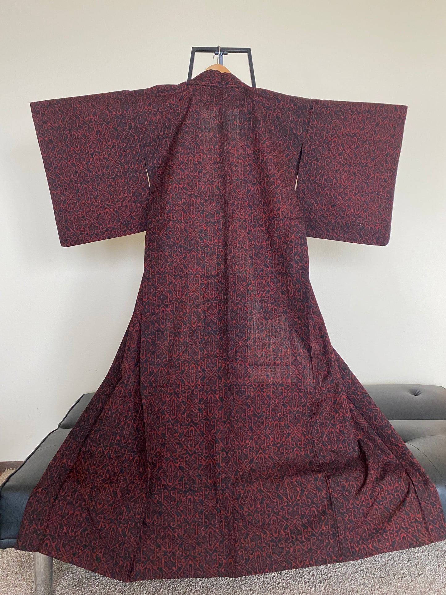 Vintage 100% Silk Kimono – Deep Red & Black Geometric Pattern