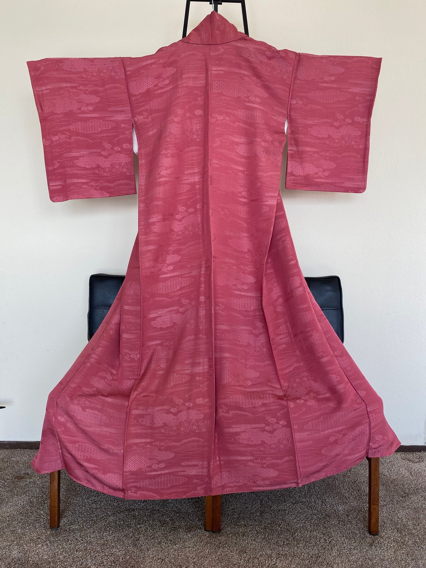 Vintage 100% Silk Kimono – Rose Pink Textured Botanical Stripe Pattern