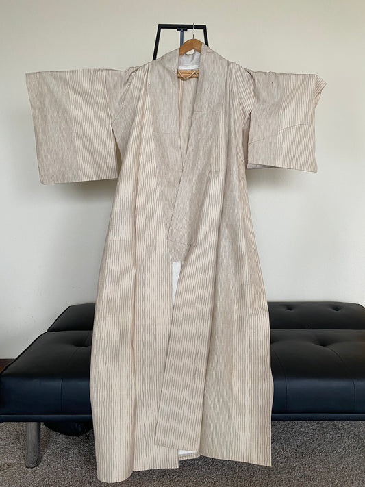 Vintage 100% Silk Kimono – Ivory with Subtle Brown Wave Stripes